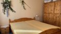 Schlafzimmer.