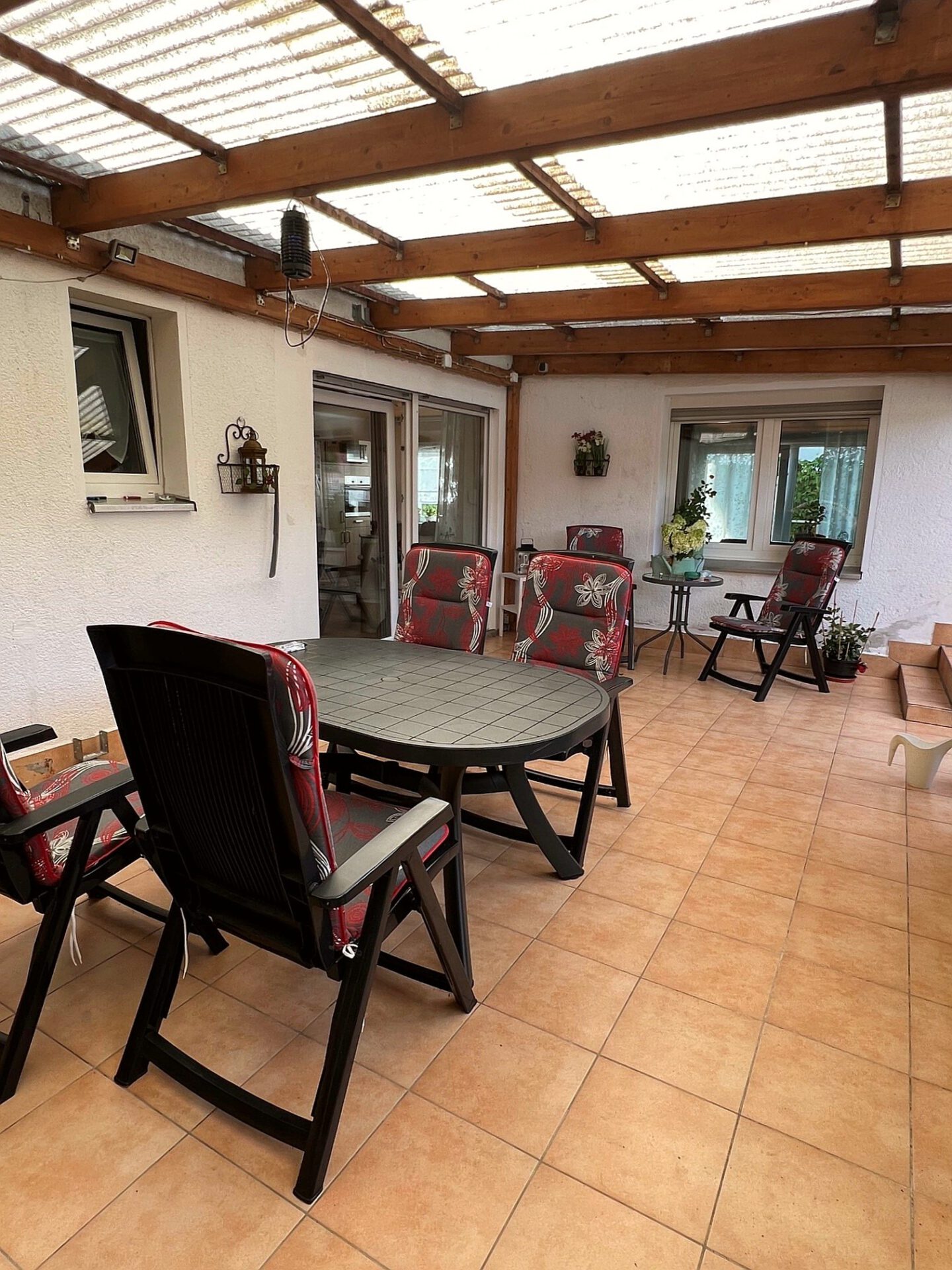 überdachte Terrasse